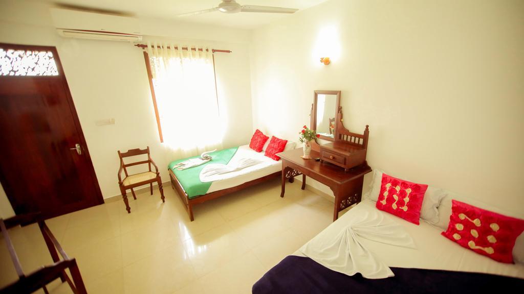 Frangipani Motel Galle Exterior foto